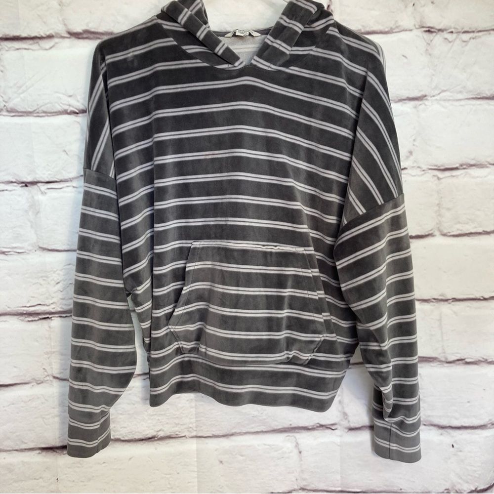 American Eagle Gray and White Striped Velour Hoodie SZ M Kangaroo Pocket - Picture 2 of 13